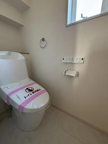 八王子市宇津木町の新築戸建て2号棟のトイレの写真