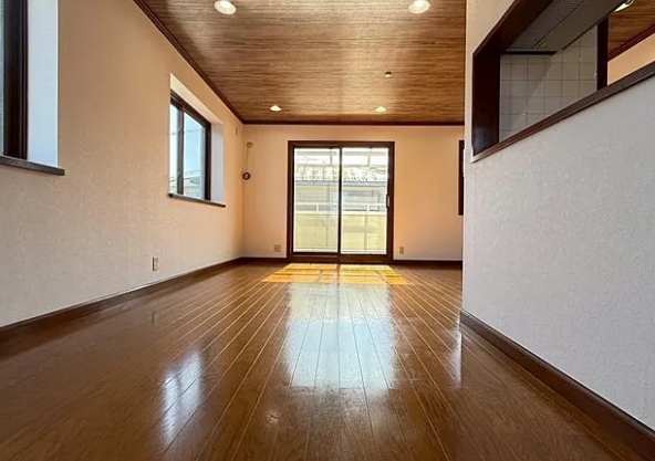 八王子市横川町の中古戸建てのダイニングの写真