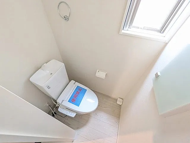 八王子市館町の新築戸建て3号棟のトイレの写真