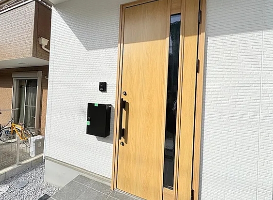 町田市相原町の新築戸建ての玄関の写真
