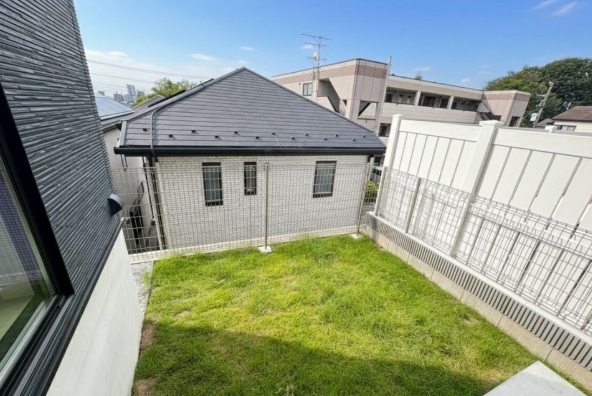 町田市相原町の新築戸建ての庭の写真