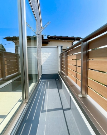 町田市東玉川学園2丁目の新築戸建て1のバルコニーの写真