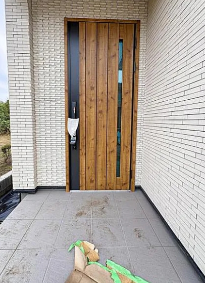 町田市本町田の新築戸建て1の玄関の写真