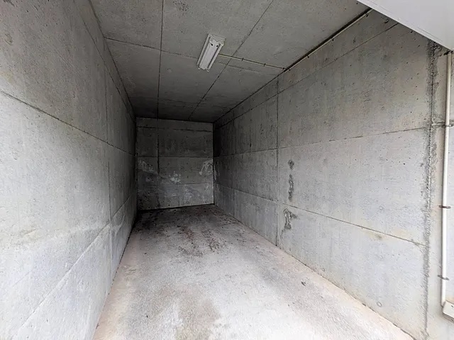 町田市金井1丁目の中古戸建ての駐車場の写真