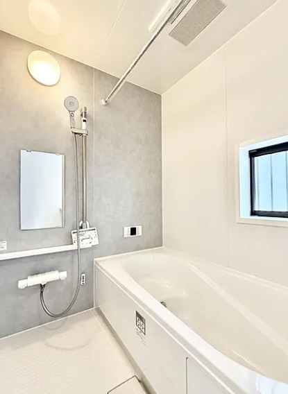町田市成瀬2丁目の新築戸建てCのバスルームの写真