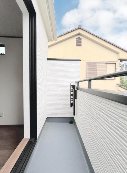 町田市成瀬台２丁目の新築戸建て1のバルコニーの写真