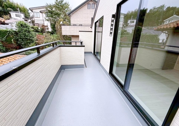 町田市能ヶ谷2丁目の新築戸建て1のバルコニーの写真