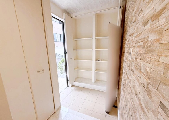 町田市能ヶ谷2丁目の新築戸建て1のシューズクロークの写真