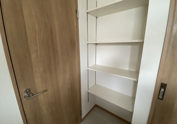 町田市小山町の新築戸建て10のリネン庫の写真