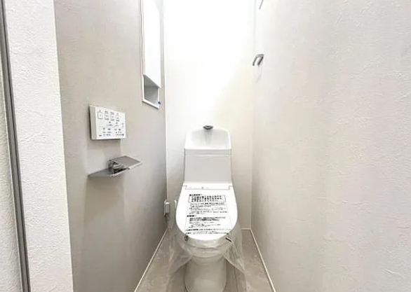 町田市真光寺2丁目の新築戸建て1のトイレ1の写真