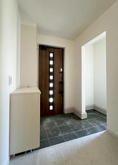 町田市忠生2丁目の新築戸建て3の玄関の写真