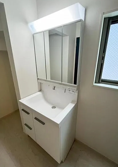 町田市忠生2丁目の新築戸建て3の洗面化粧台の写真