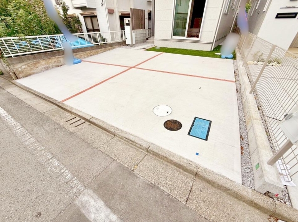 町田市玉川学園7丁目の新築戸建ての駐車場の写真