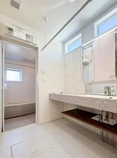 町田市玉川学園8丁目の新築戸建ての洗面化粧台の写真