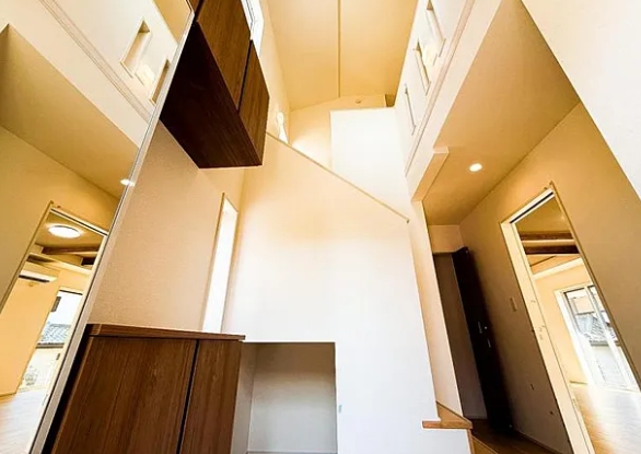 町田市薬師台1丁目の新築戸建ての吹抜けの写真