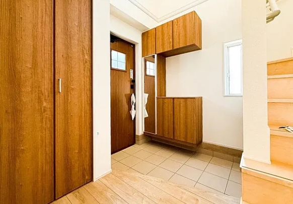 町田市薬師台1丁目の新築戸建ての玄関の写真