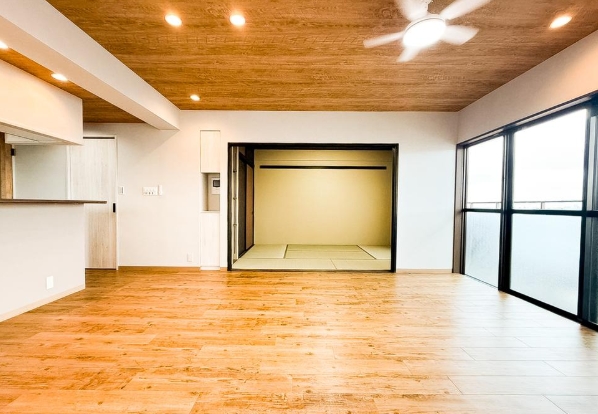 相模原市中央区淵野辺2丁目の中古マンションのリビングの写真