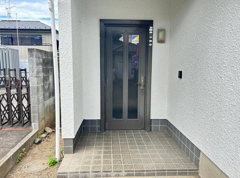 相模原市中央区淵野辺本町5丁目の中古戸建ての玄関の写真