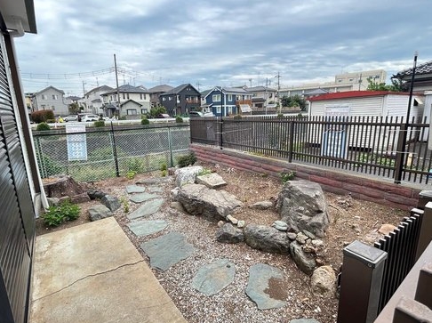 相模原市中央区淵野辺本町5丁目の中古戸建ての庭の写真