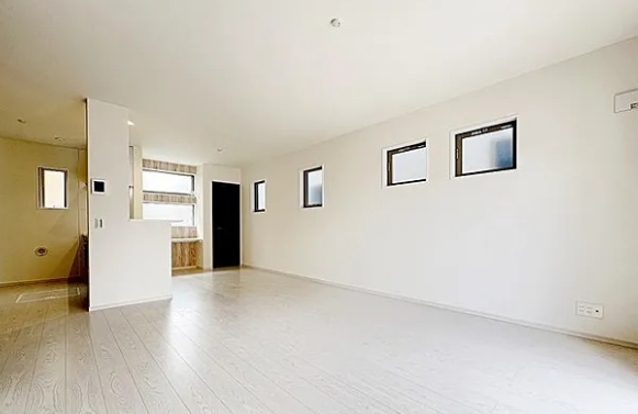 相模原市中央区宮下本町3丁目の新築戸建て1のリビングの写真