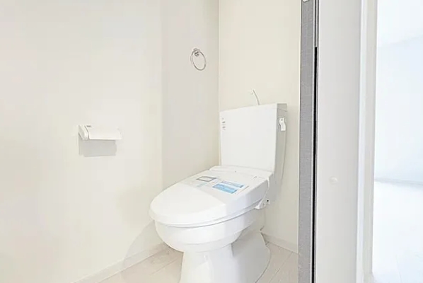 相模原市中央区宮下本町3丁目の新築戸建て1のトイレ2Fの写真