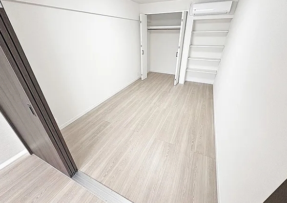 相模原市中央区小山2丁目の中古マンションの洋室1の写真