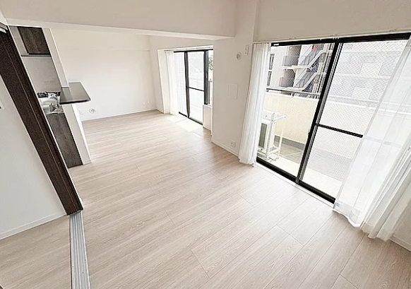 相模原市中央区小山2丁目の中古マンションのリビングの写真
