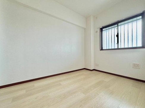 相模原市中央区下九沢の中古マンションの洋室2の写真
