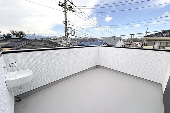 相模原市中央区高根2丁目の新築戸建てのバルコニーの写真