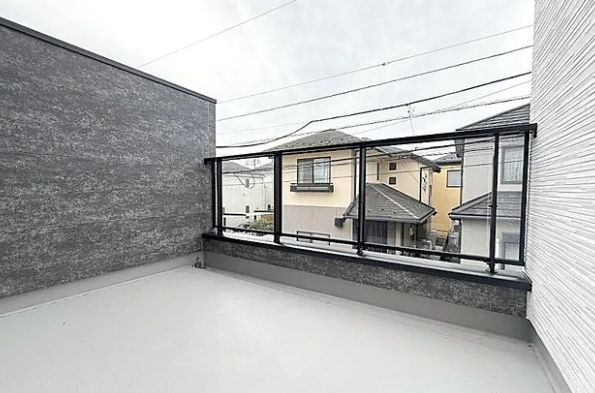 相模原市中央区高根2丁目の新築戸建てのバルコニーの写真