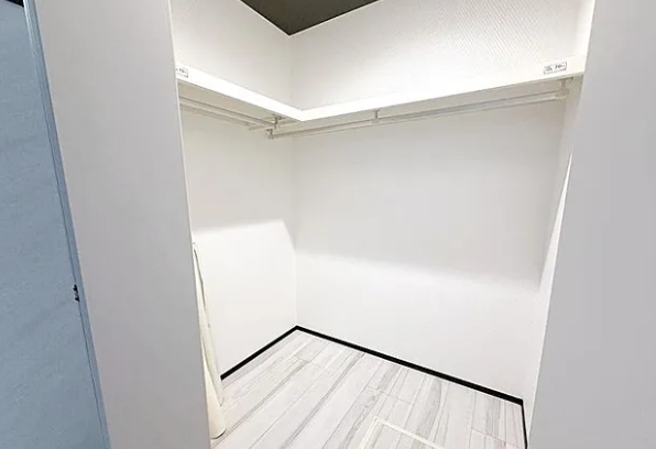 相模原市中央区高根2丁目の新築戸建てのウォークインクローゼットの写真