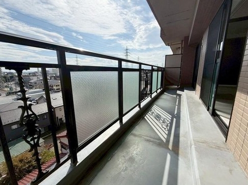 相模原市緑区西橋本2丁目の中古マンションのバルコニーの写真