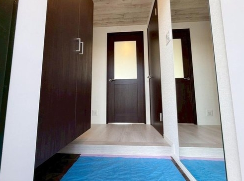 相模原市緑区西橋本2丁目の中古マンションの玄関の写真