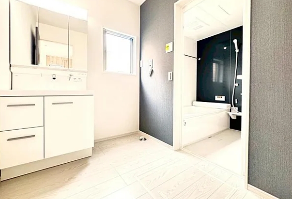 相模原市南区麻溝台8丁目の新築戸建て1の洗面化粧台の写真