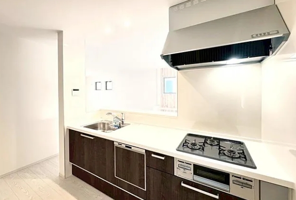 相模原市南区麻溝台8丁目の新築戸建て2のキッチンの写真