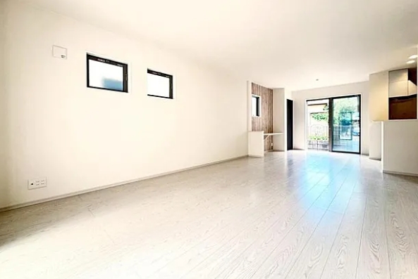 相模原市南区麻溝台8丁目の新築戸建て2のリビングの写真