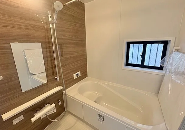相模原市南区東大沼2丁目の新築戸建てBのバスルームの写真