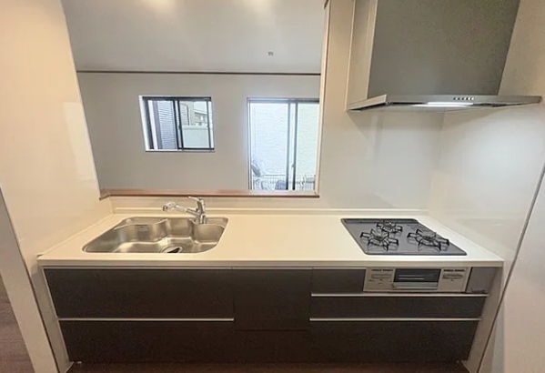 相模原市南区東大沼2丁目の新築戸建てBのキッチンの写真
