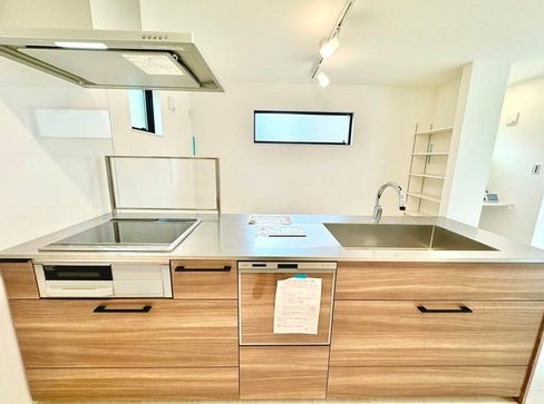 相模原市南区東林間4丁目の新築戸建てのキッチンの写真