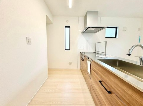 相模原市南区東林間4丁目の新築戸建てのキッチンの写真