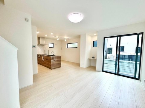 相模原市南区東林間4丁目の新築戸建てのリビングの写真