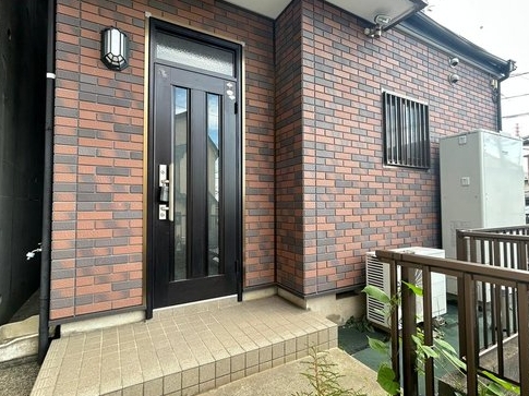 相模原市南区磯部の中古戸建ての玄関の写真