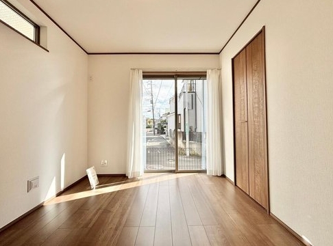 相模原市南区上鶴間8丁目の新築戸建ての洋室2の写真