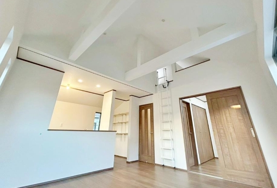 相模原市南区上鶴間8丁目の新築戸建てのダイニングの写真