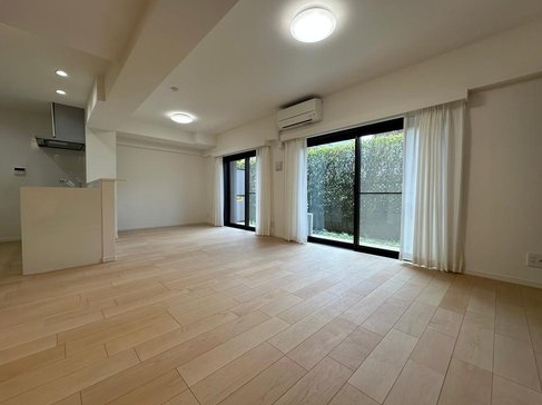 相模原市南区上鶴間本町2丁目の中古マンションのリビングの写真