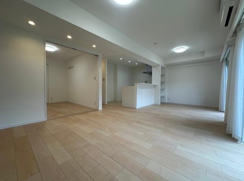 相模原市南区上鶴間本町2丁目の中古マンションのリビングの写真