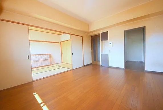 相模原市南区上鶴間本町5丁目の中古マンションのリビングの写真