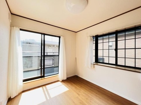 相模原市南区御園5丁目の中古戸建ての洋室1の写真