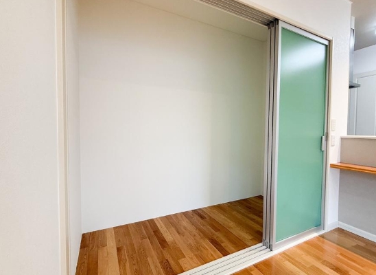 八王子市元八王子町2丁目の中古戸建ての納戸の写真