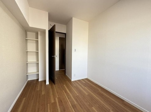 八王子市散田町5丁目の中古マンションの洋室3の写真